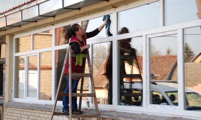 Új ablakok a Zmaj iskolában képek
